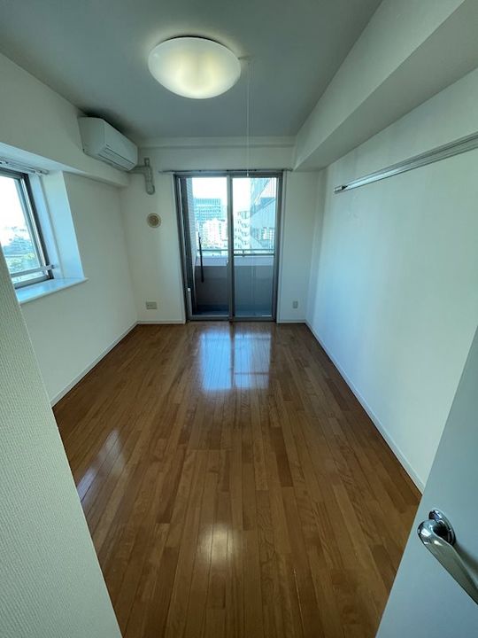 東京都中央区新川1丁目の賃貸マンションの居間
