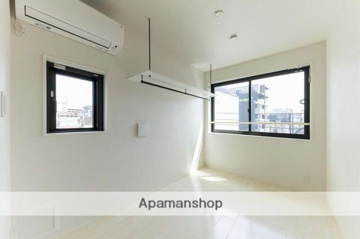 プラティーク品川大井町の居間