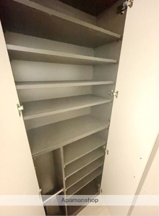 ALTERNA南大井の玄関