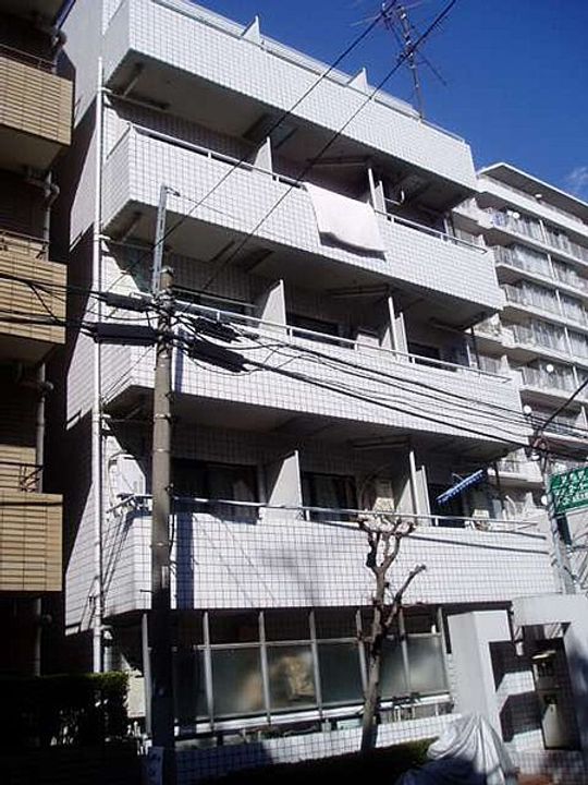 東京都目黒区東山2丁目の賃貸マンションの外観