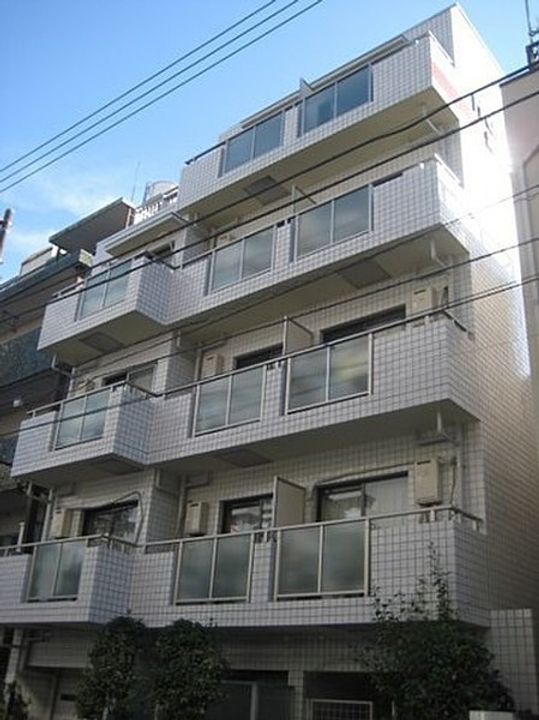 東京都目黒区東山2丁目の賃貸マンションの外観