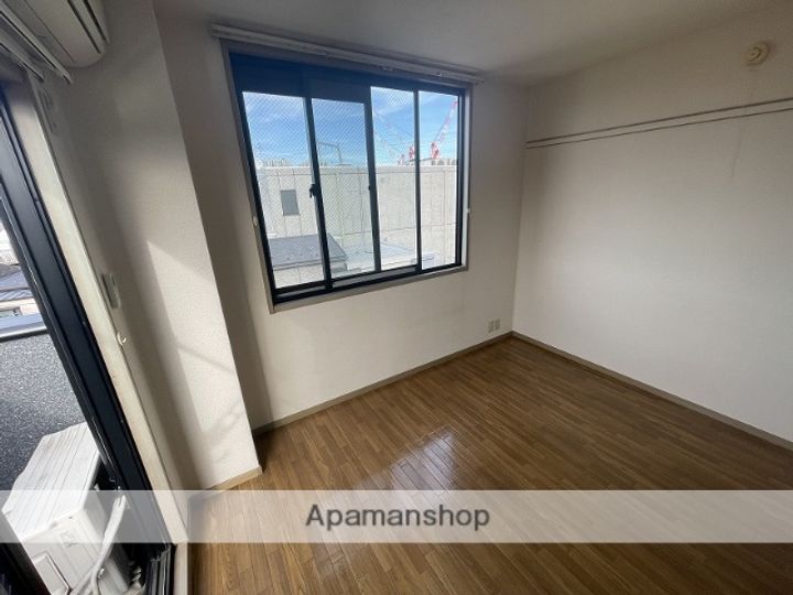 グランデ伊藤201の居間