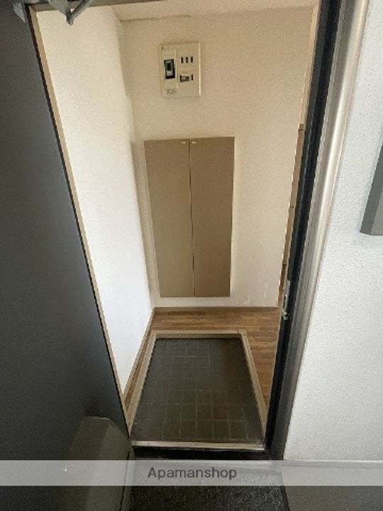 グランデ伊藤201の玄関