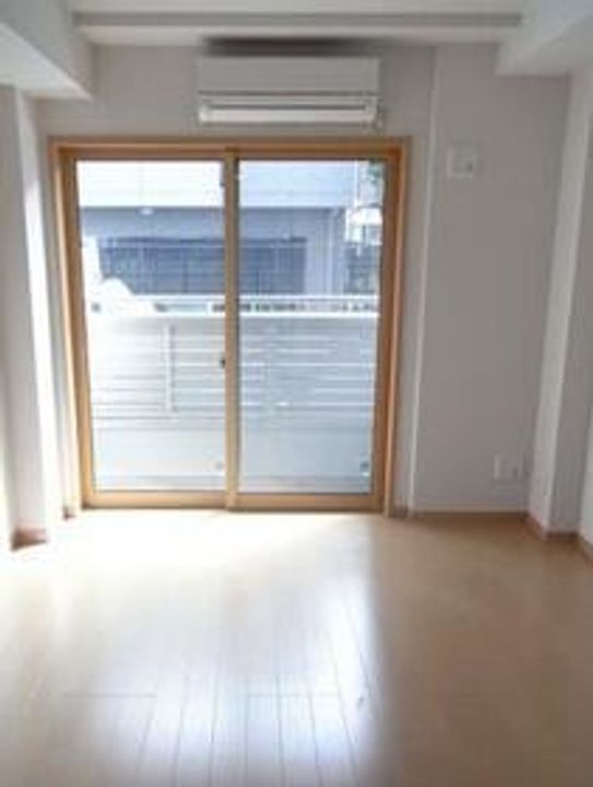 ZEN206号室の居間