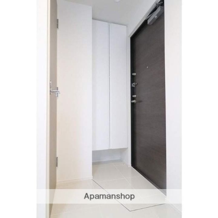 LEGALAND小山の玄関