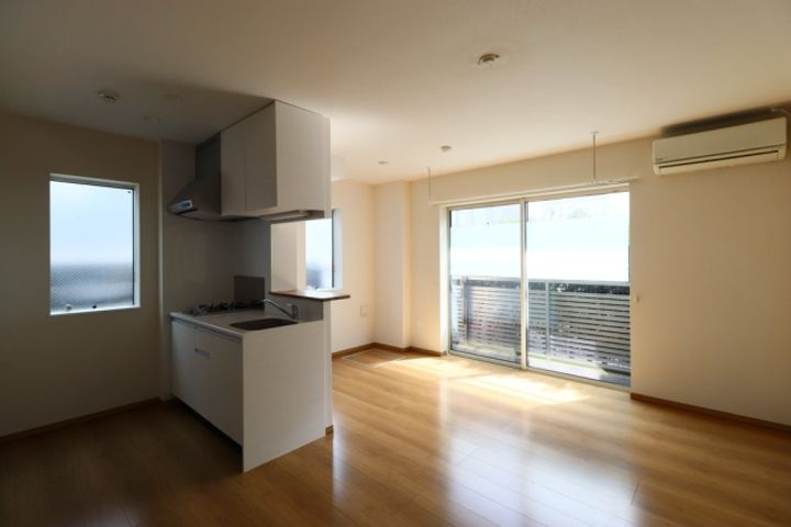 東京都目黒区目黒3丁目の賃貸マンションの居間