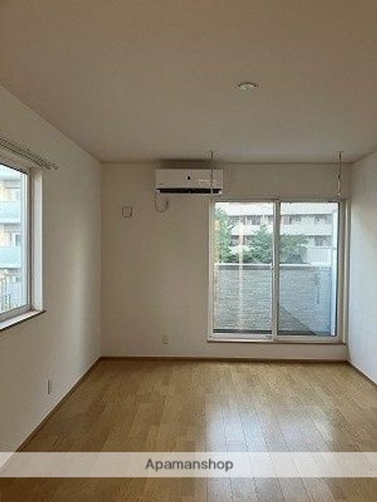 フォレストメゾン205の居間