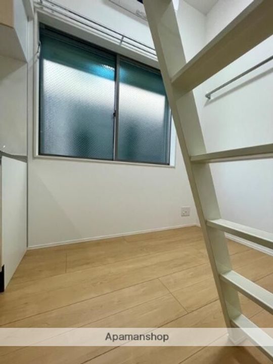 ハイツ多摩川 B号棟102の居間