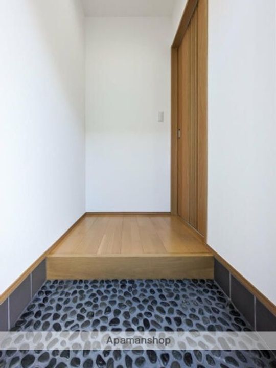 石倉荘103の玄関