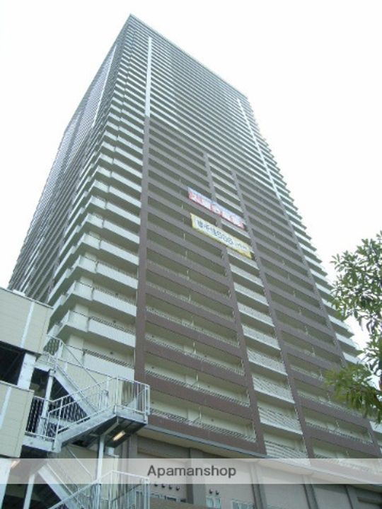 東京都荒川区南千住4丁目の賃貸マンションの外観