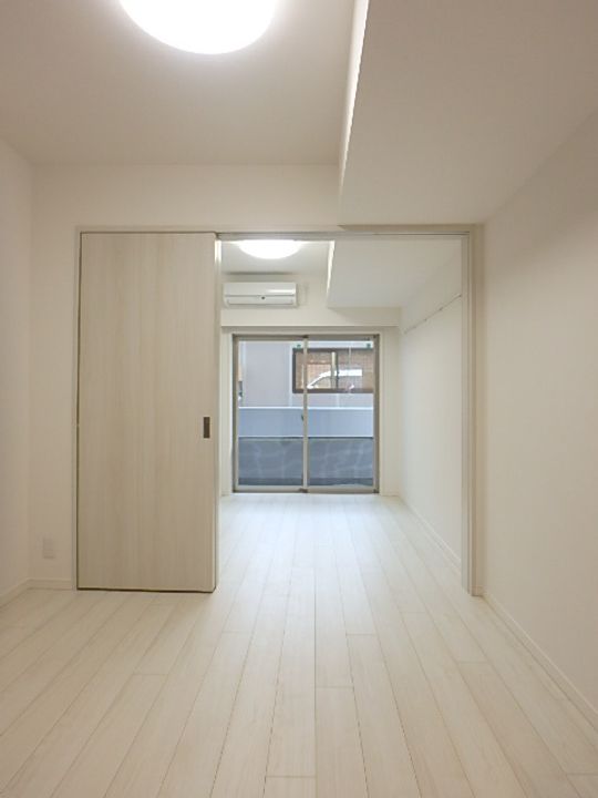 東京都板橋区板橋4丁目の賃貸マンションの居間