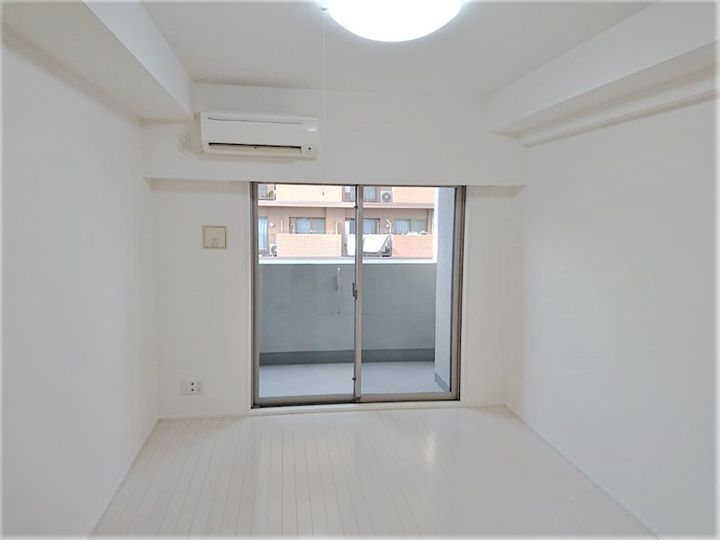 東京都板橋区板橋2丁目の賃貸マンションの居間