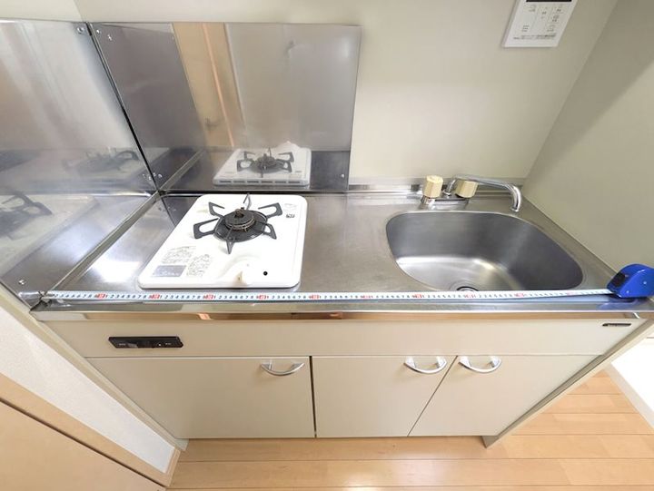 東京都荒川区西日暮里2丁目の賃貸マンションのキッチン