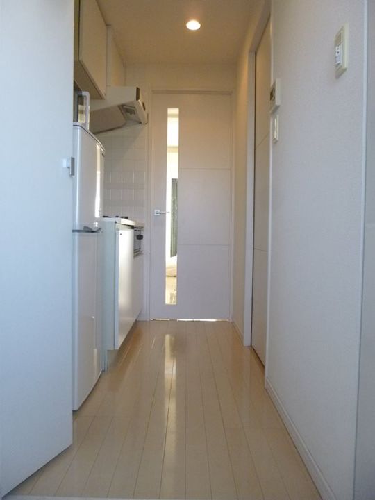 東京都豊島区池袋本町1丁目の賃貸マンションの玄関