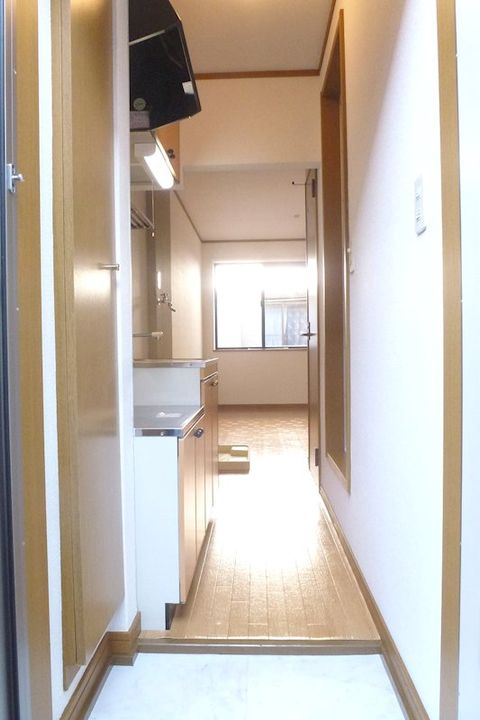 東京都豊島区東池袋2丁目の賃貸アパートの玄関