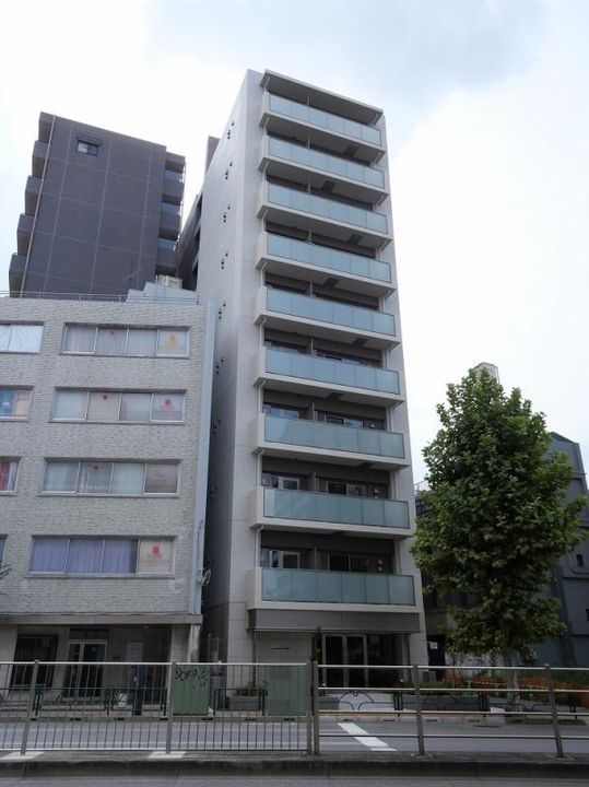 東京都台東区根岸2丁目の賃貸マンションの外観