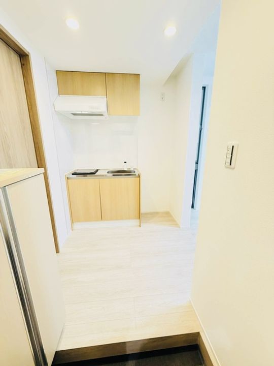 東京都荒川区荒川3丁目の賃貸アパートの玄関