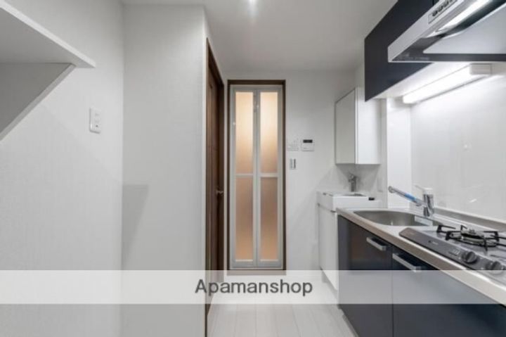 東京都荒川区西日暮里5丁目の賃貸マンションの玄関