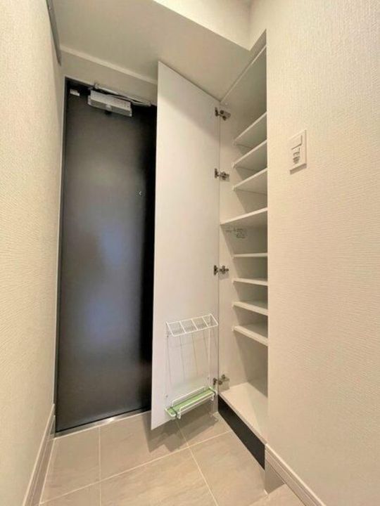 東京都豊島区池袋4丁目の賃貸マンションの玄関