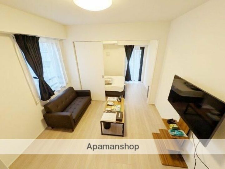 東京都豊島区南大塚3丁目の賃貸マンションの居間