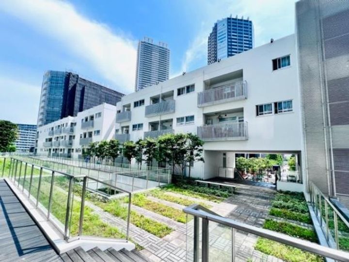 BRILLIA IST 東雲キャナルコートの外観