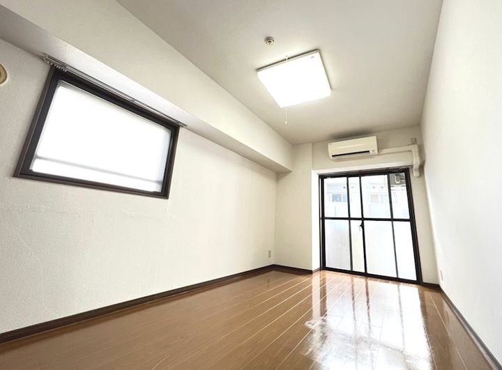 東京都中央区新川1丁目の賃貸マンションの居間