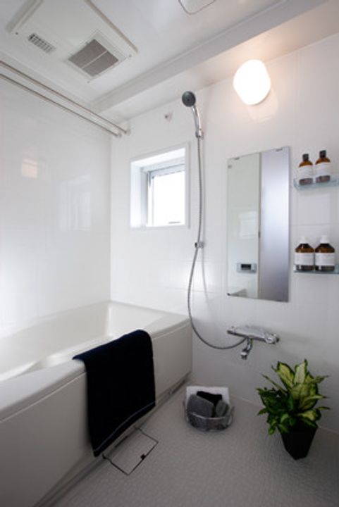 東京都中央区八丁堀3丁目の賃貸マンションの居間