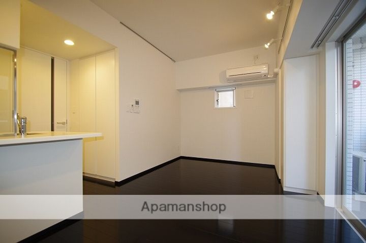 ステージファースト両国アジールコートの居間