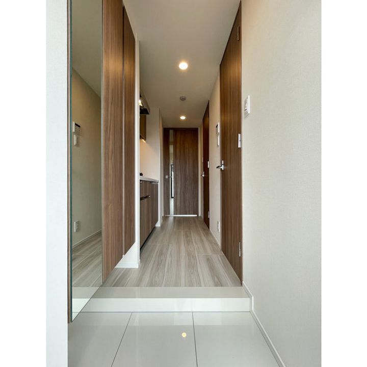 ラティエラ両国の玄関