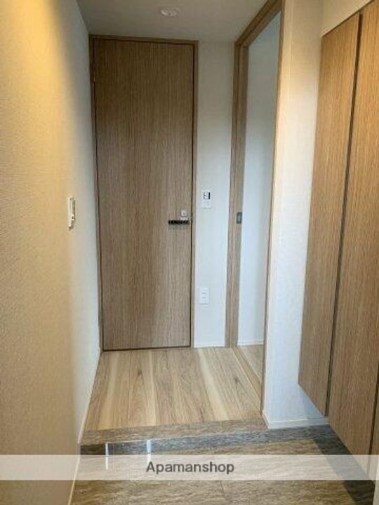 東京都中央区勝どき3丁目の賃貸マンションの玄関