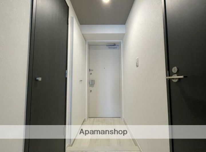 LOG浅草703の玄関