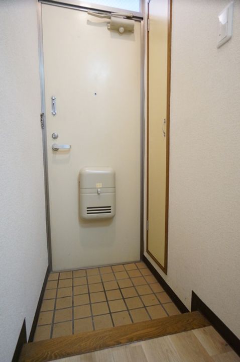 シェリール101の玄関