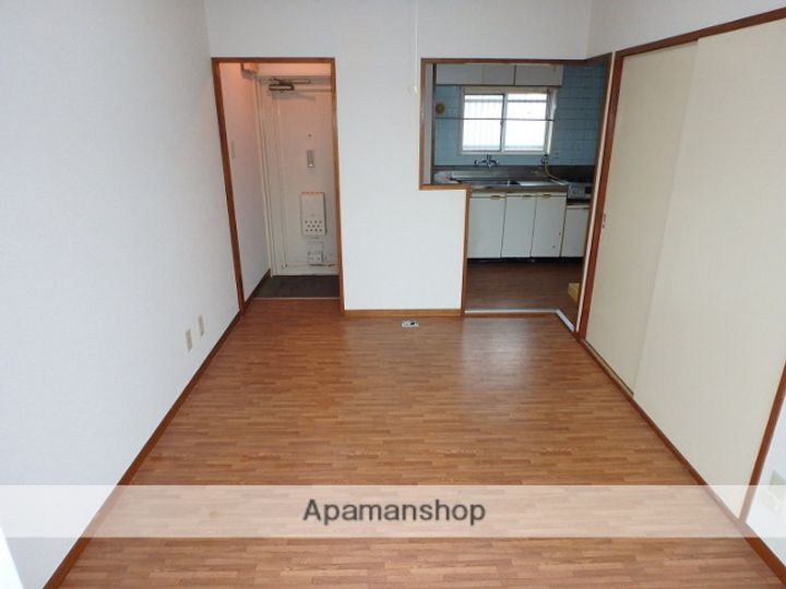 メゾン・プルミエの居間