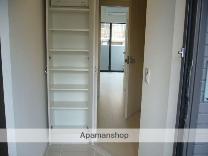 レピュア赤羽の玄関