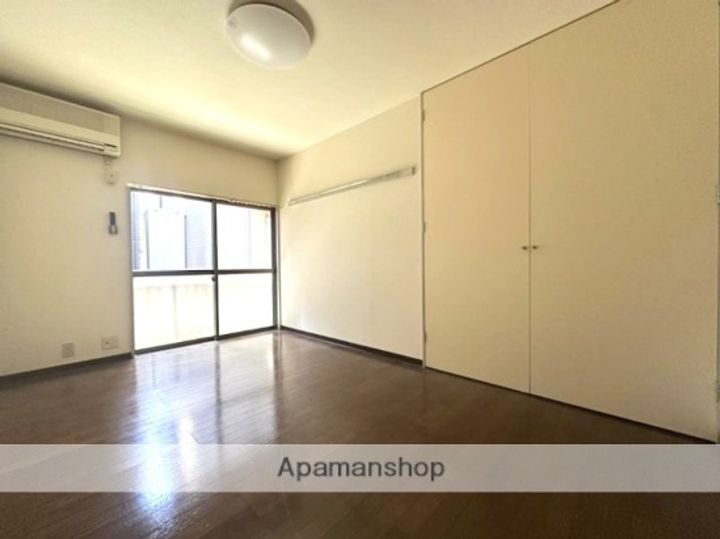 パサニア938の居間