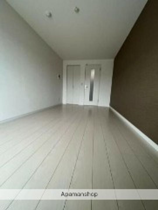 東京都足立区六町1丁目の賃貸マンションの居間