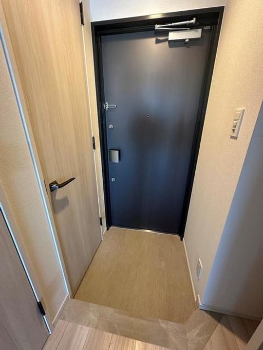 パークアクシス板橋本町ステーションゲートの玄関