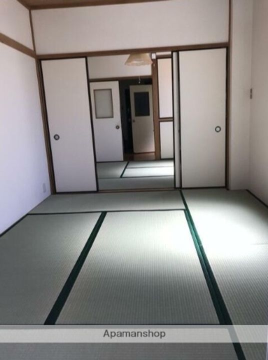 東京都北区東十条3丁目の賃貸マンションの居間