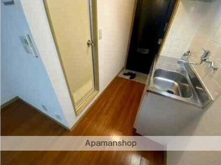 ニューハトリコーポⅢの玄関