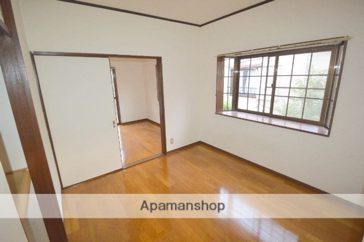 東京都北区上十条1丁目の賃貸アパートの居間