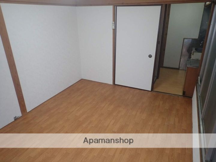 東京都北区赤羽西1丁目の賃貸アパートの居間