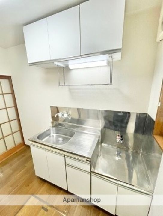 東京都北区赤羽北3丁目の賃貸アパートのキッチン