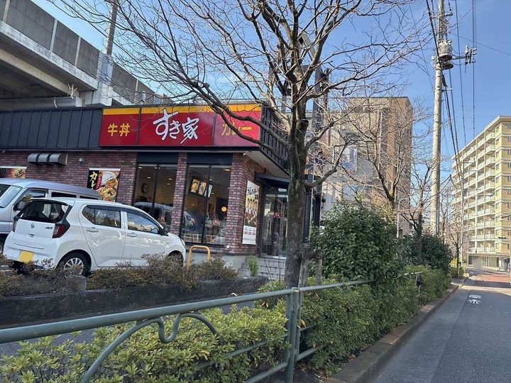 レオネクストカーサレフィナードの周辺