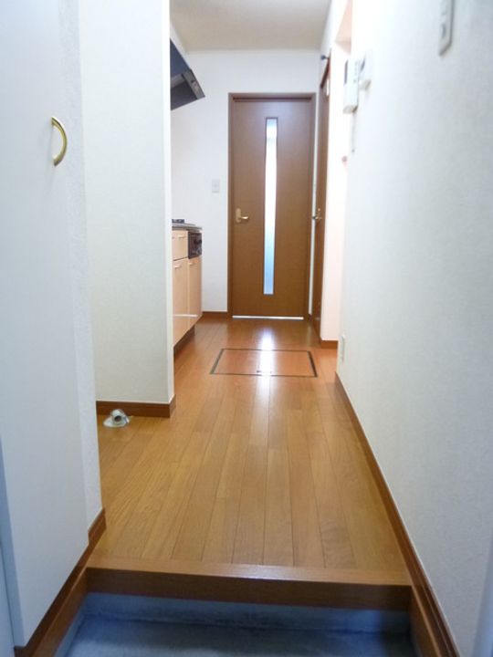 東京都北区赤羽北1丁目の賃貸アパートの玄関