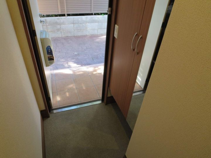 GOOD WOOD西が丘の玄関