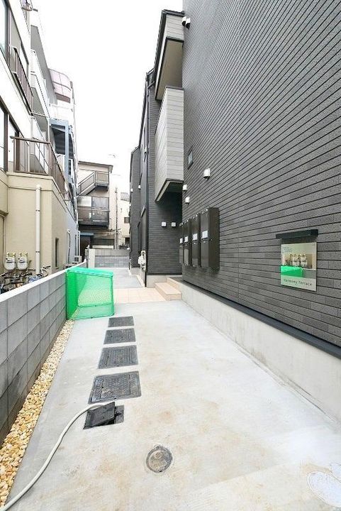 東京都板橋区仲宿の賃貸アパートの外観