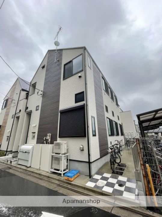 東京都北区志茂3丁目の賃貸アパートの外観