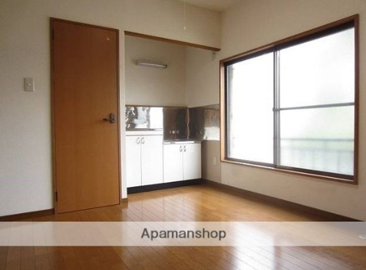 東京都北区中十条1丁目の賃貸アパートの居間