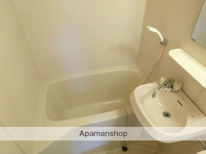 東京都三鷹市下連雀1丁目の賃貸アパートの風呂