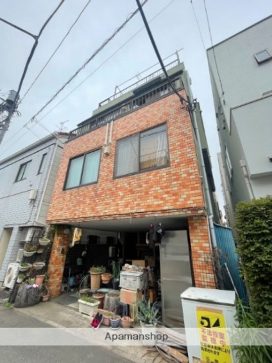 東京都三鷹市下連雀1丁目の賃貸アパートの外観